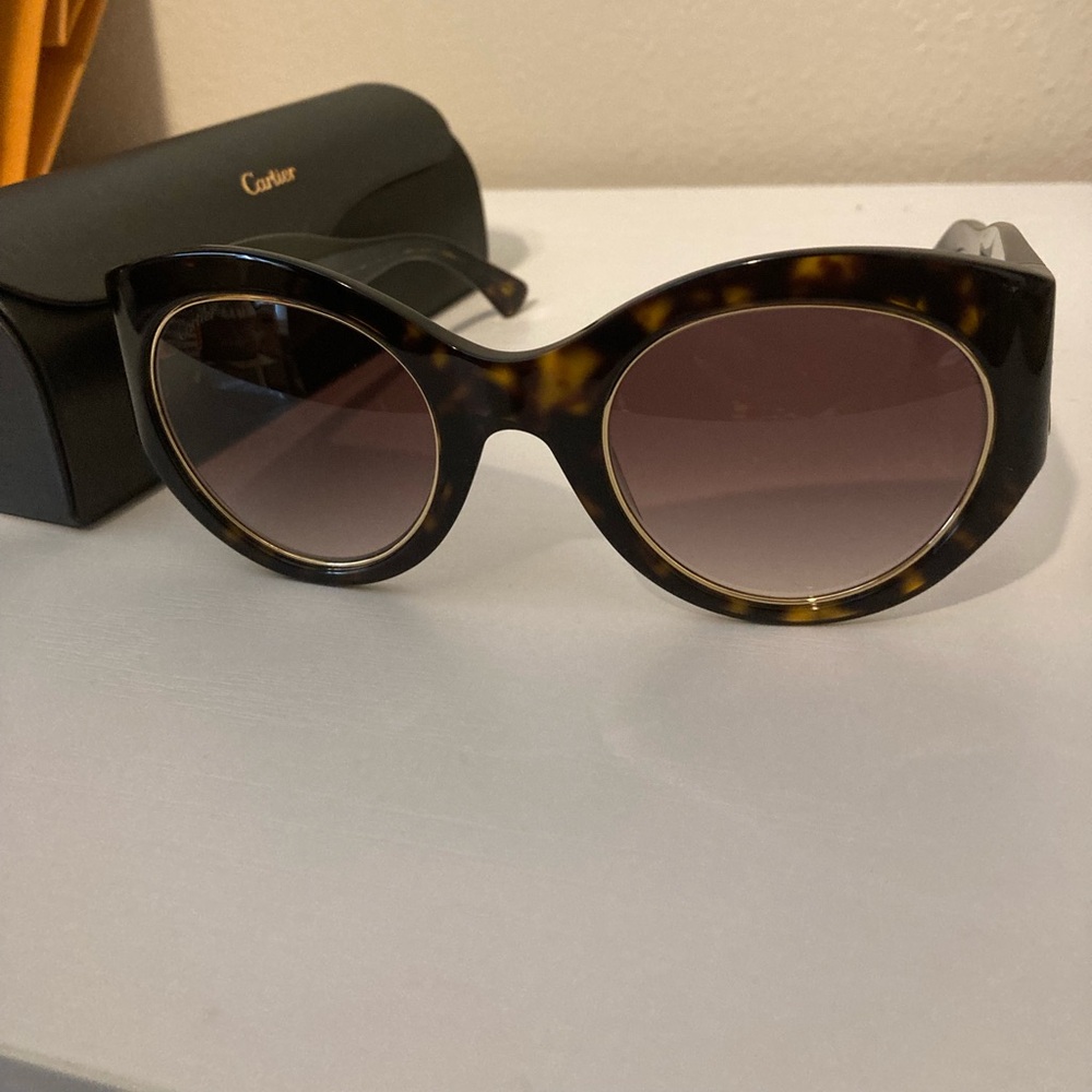 🍒SOLD 🍒 like NEW Cartier Women's Brown Sunglasses -  HAVANA color